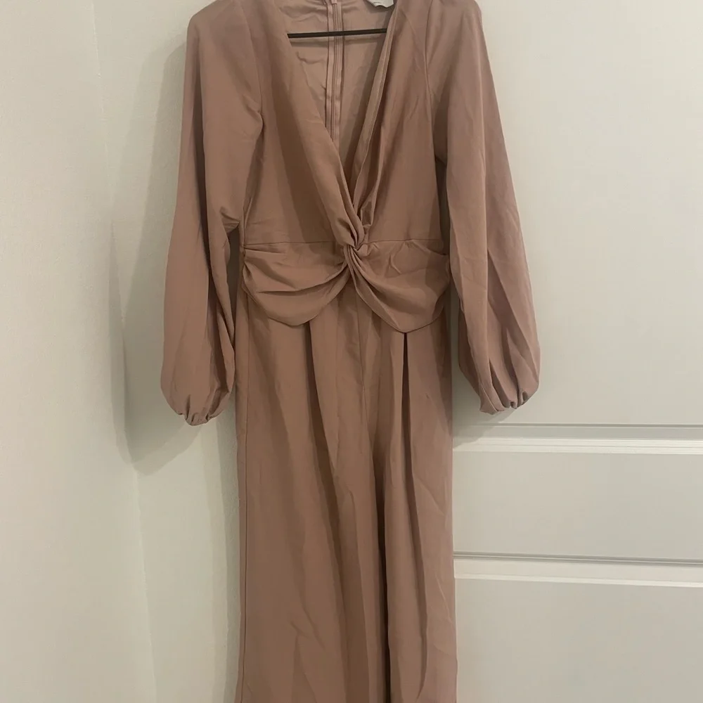 ASOS Blush Twist-Front Long Sleeve Jumpsuit - Picture 3 of 4